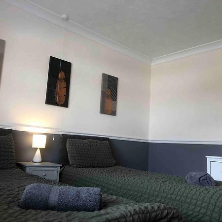 29 Comfort House 2 Bedroom Townhouse With Parking Скънторп Екстериор снимка