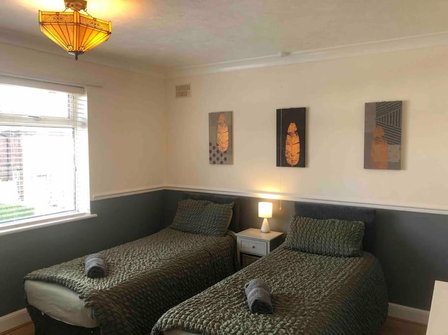 29 Comfort House 2 Bedroom Townhouse With Parking Скънторп Екстериор снимка