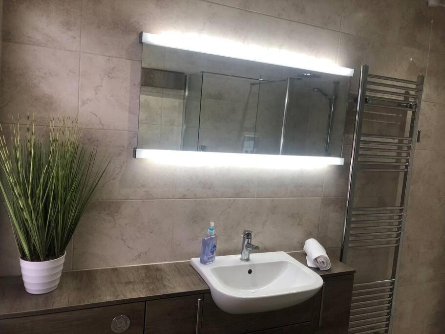 29 Comfort House 2 Bedroom Townhouse With Parking Скънторп Екстериор снимка