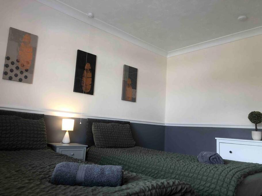 29 Comfort House 2 Bedroom Townhouse With Parking Скънторп Екстериор снимка